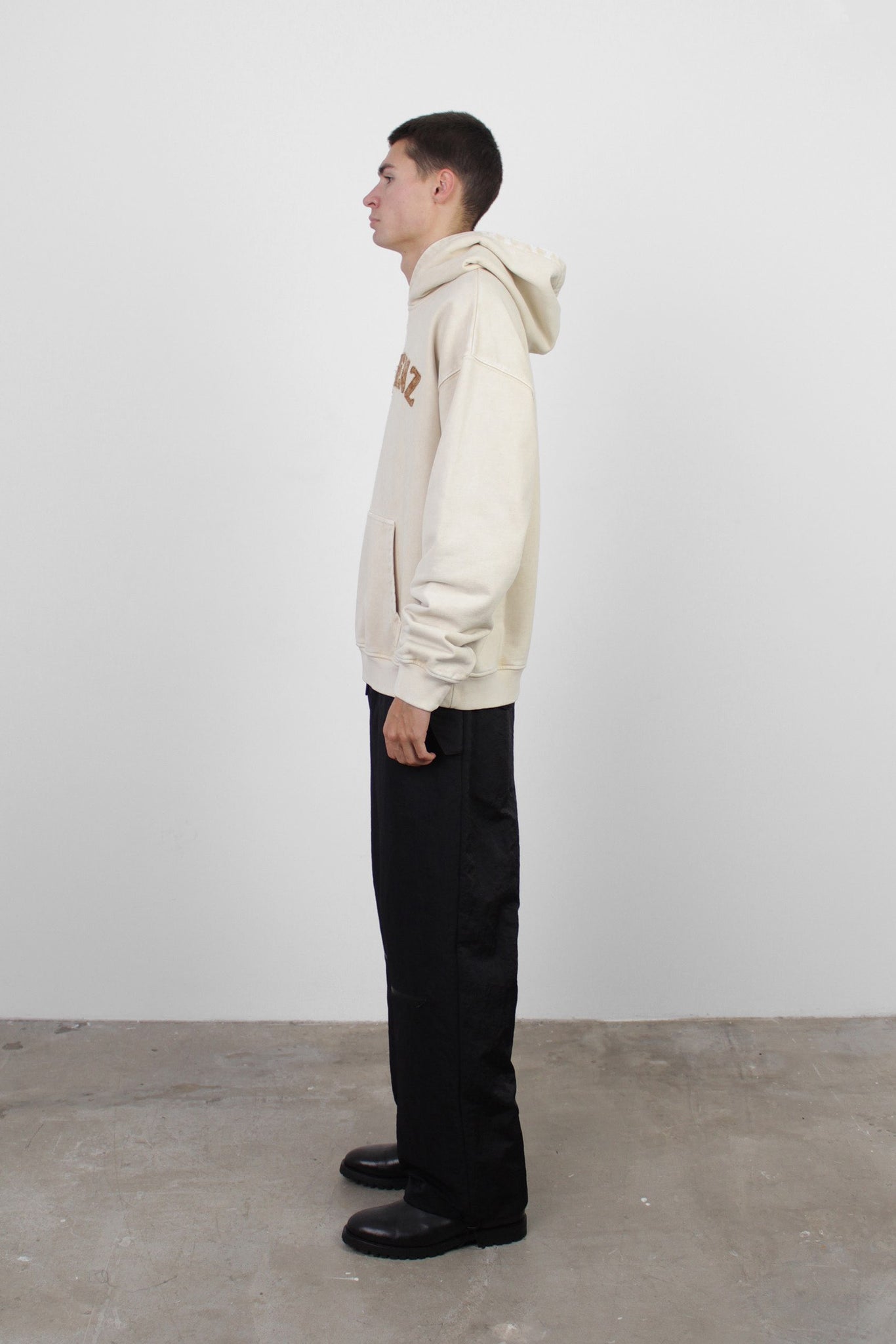 LORENZ Appliqué Hoodie in Washed Cream