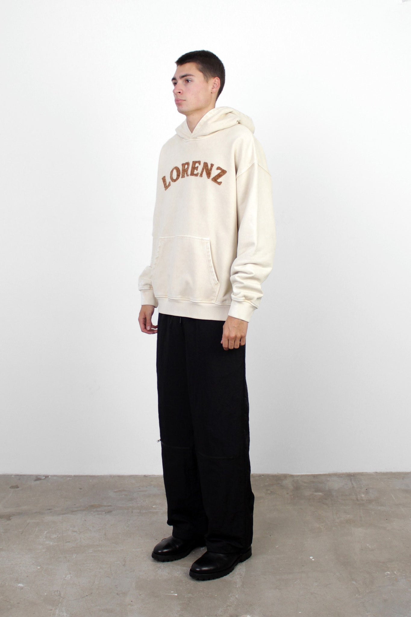LORENZ Appliqué Hoodie in Washed Cream