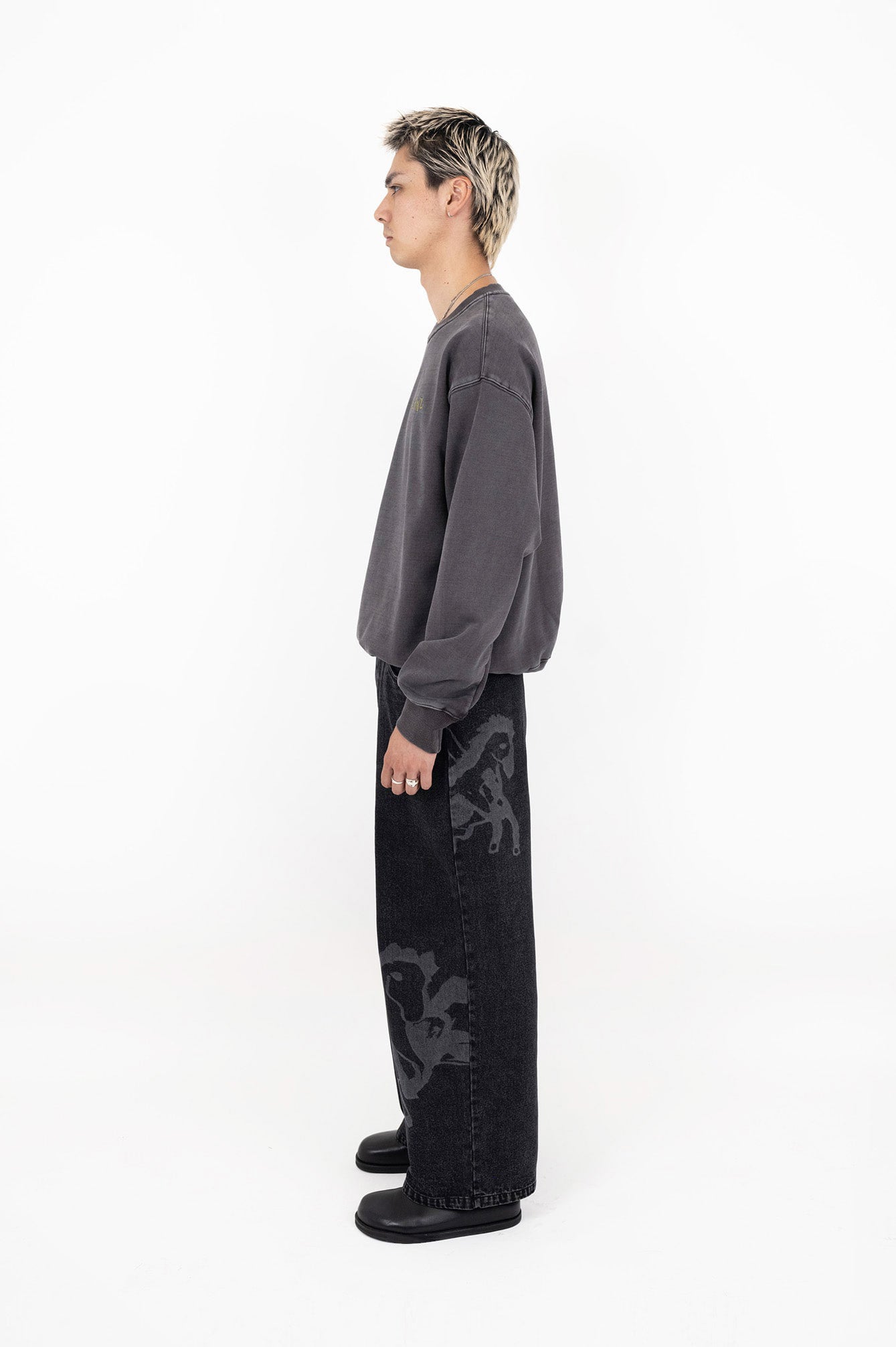 LRNZ Sweatshirt in Washed Black