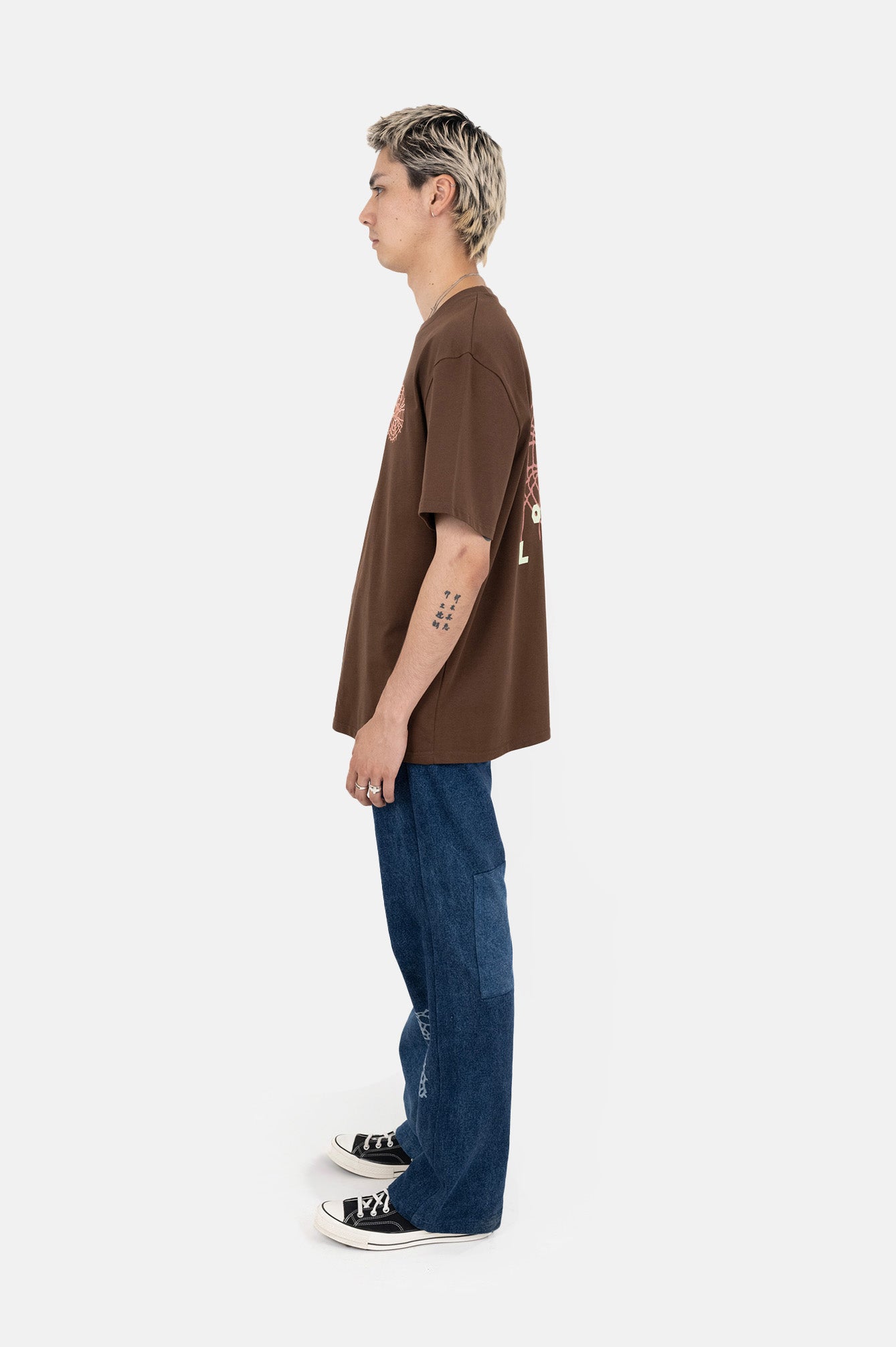 Spidora Tee in Brown